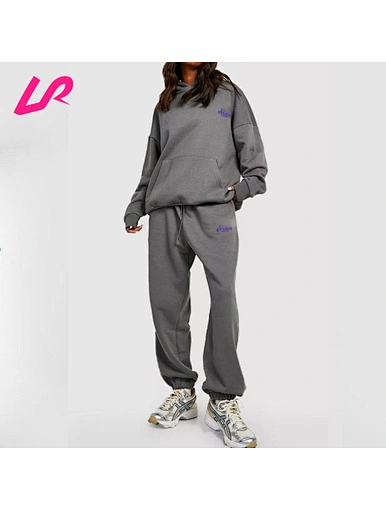 Upgrade your activewear with our tracksuit ladies. The comfortable and stylish design of this tracksuit makes it perfect for any workout routine.